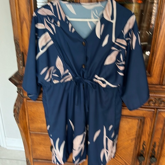 Navy / Cream short dress with ties closure. - Picture 1 of 2